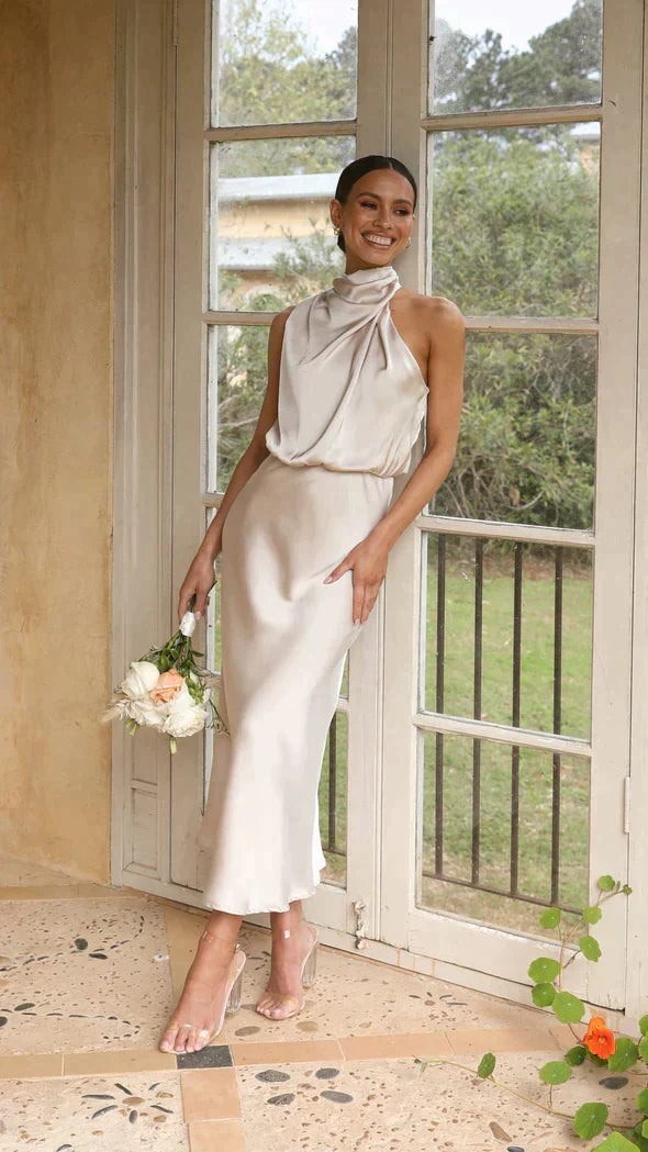 Drune | Elegantes Brautjungfernkleid Mit Langem Neckholder Aus Satin