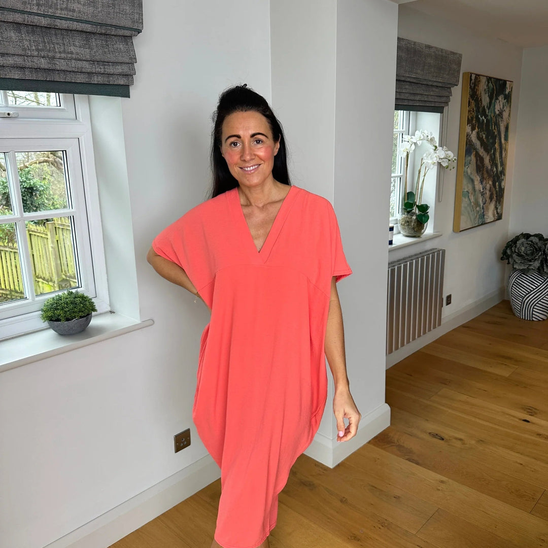 Kleid mit V-Ausschnitt | Unser Bestseller 2024