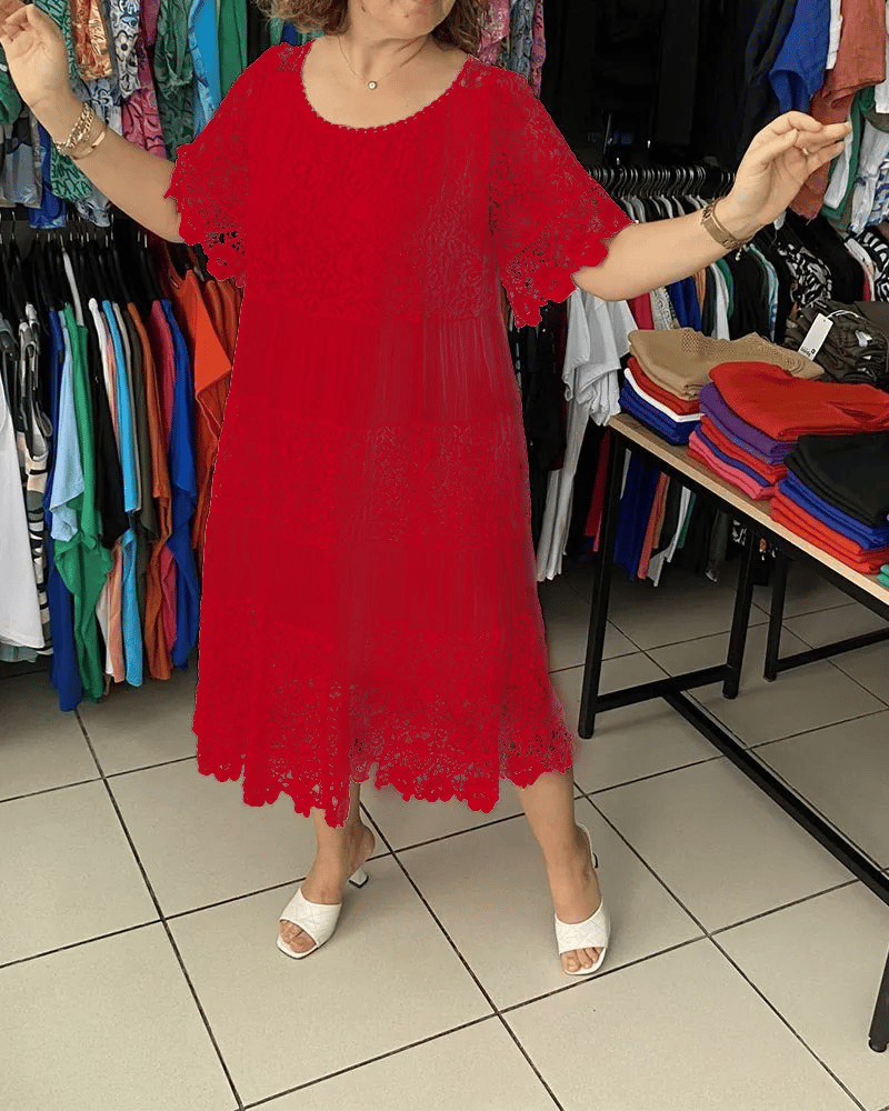 Damenkleid mit feiner Spitzenverzierung