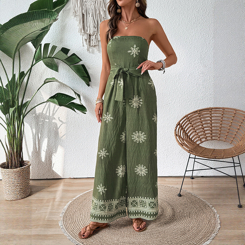 Damen Jumpsuit mit schulterfreiem Design und elegantem Bindegürtel W&W Mode