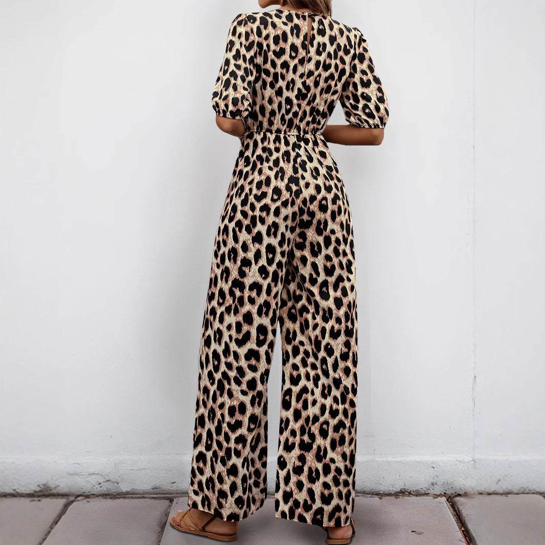 Damen Jumpsuit mit elegantem Wickelausschnitt und modischem Leopardenmuster W&W Mode
