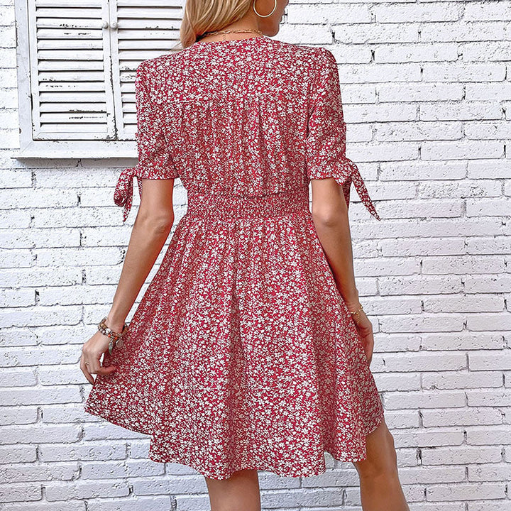 Damen Blusenkleid mit floralen Mustern und verspielten Rüschen W&W Mode