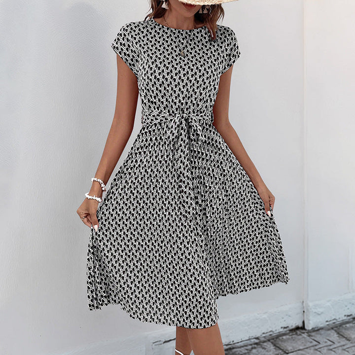 Damen Midikleid mit raffiniertem Taillengürtel und verspieltem Muster W&W Mode