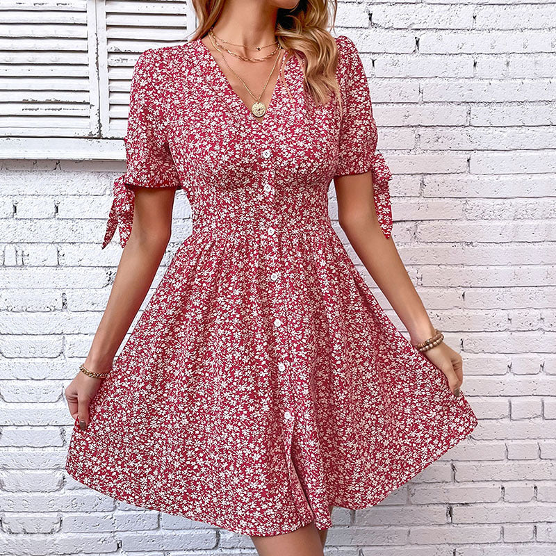Damen Blusenkleid mit floralen Mustern und verspielten Rüschen W&W Mode