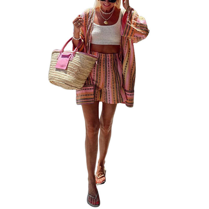 Damen Freizeitoberteil mit lässiger Strickoptik und gestreiften Shorts W&W Mode