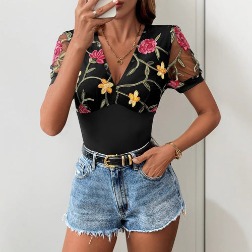 Damen Body mit floralem Spitzenbesatz und tiefem V-Ausschnitt W&W Mode