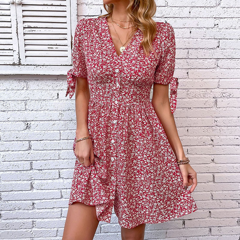 Damen Blusenkleid mit floralen Mustern und verspielten Rüschen W&W Mode