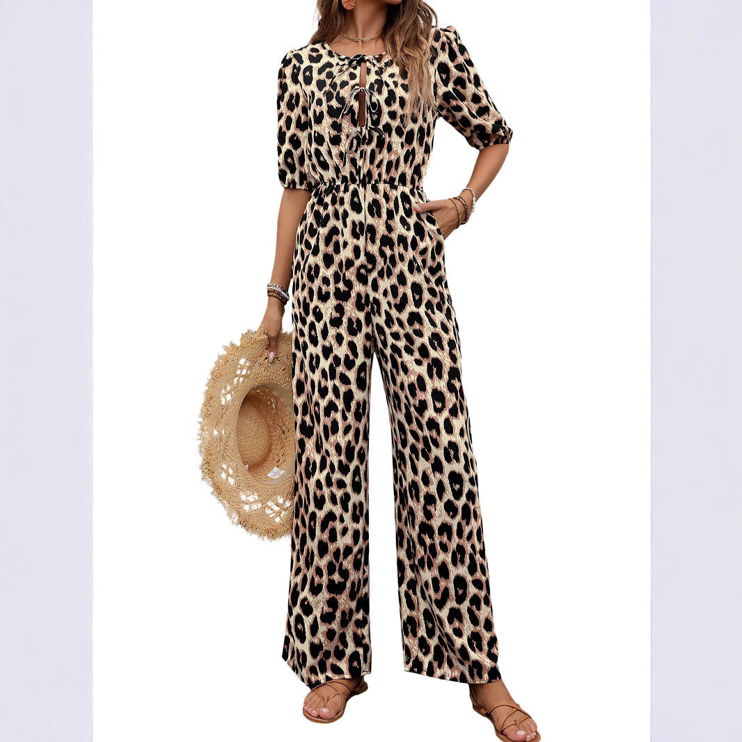 Damen Jumpsuit mit elegantem Wickelausschnitt und modischem Leopardenmuster W&W Mode