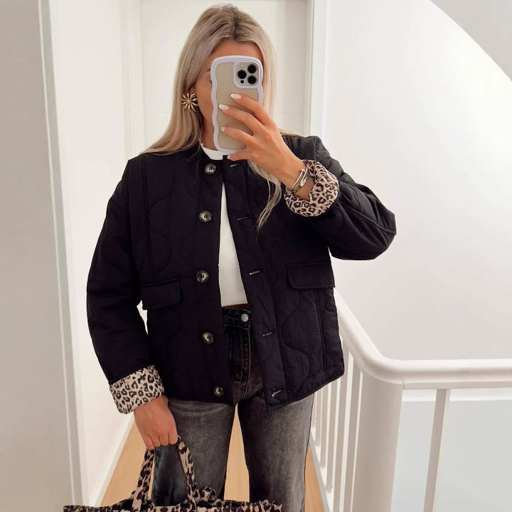 Damen Steppjacke im eleganten Design mit praktischem Knopfverschluss und seitlichen Taschen W&W Mode