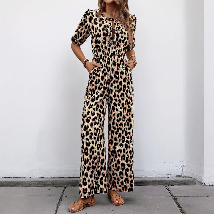 Damen Jumpsuit mit elegantem Wickelausschnitt und modischem Leopardenmuster W&W Mode