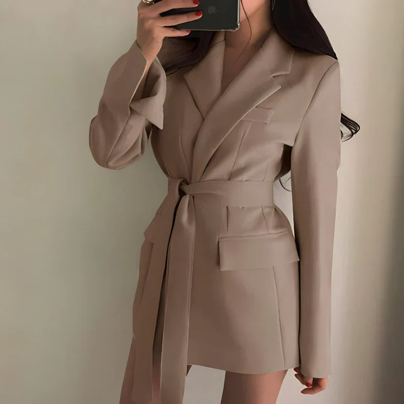 Drune | Eleganter Blazer mit Gürtel